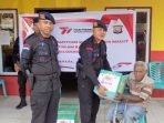 Sambut HUT Bhayangkara ke 77, Brimob Sula Bagikan Bantuan Sembako