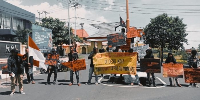 Front Bumi Loko Kembali Gelar Aksi, Menolak 10 IUP di Pulau Mangoli
