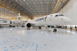 Cropped_Resized_LATAM-Airlines-Satellite-WiFi-1024x683.png