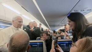 20260925T0834-POPE-LEO-SHEEN-PLANE-COMMENTS-1826955.jpg