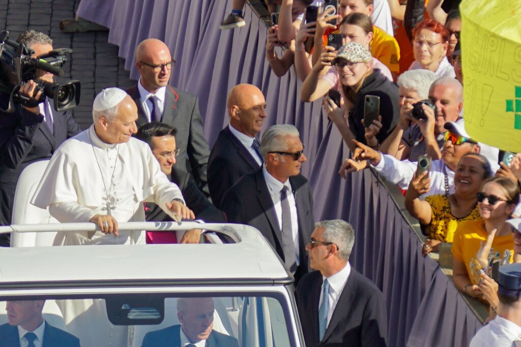 20260930T0855-POPE-AUDIENCE-FRANCE-WRAP-1827527.jpg