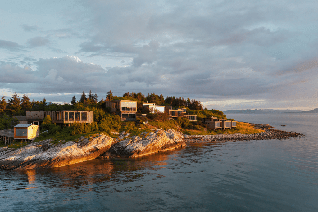 Cropped_Resized_Render_-Norrona-Lodge-at-Andorja_-Sunset_www.mir_-1024x683.png