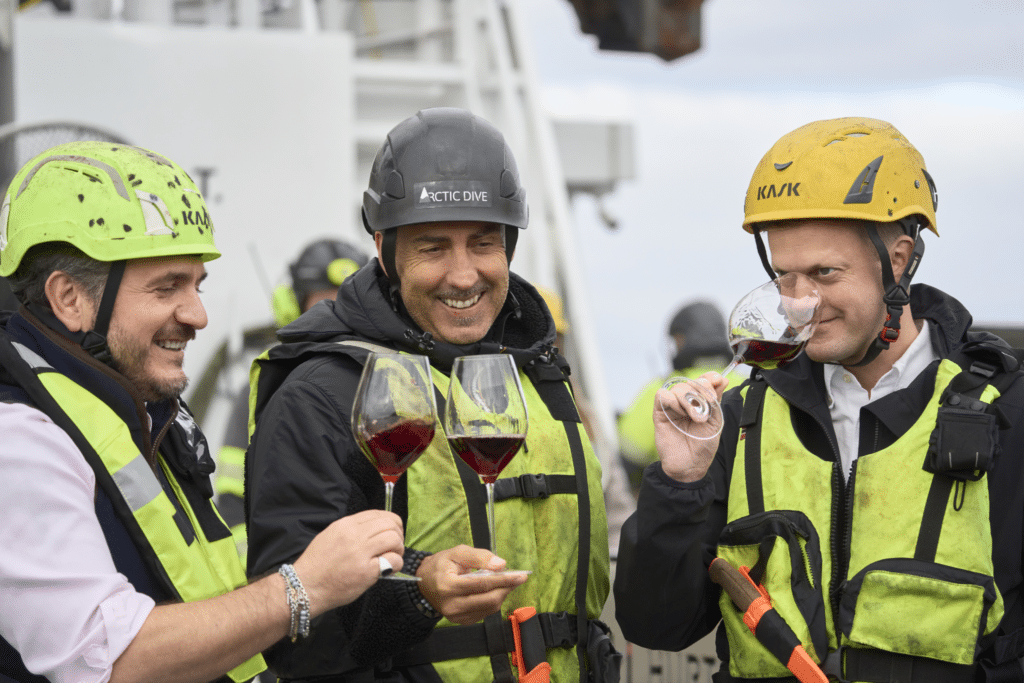 Resized_CREDIT-Tani-Gurra-Enrico-Rivetto-and-Henrik-Jahlsen-taste-the-first-bottles-of-Arctic-Barolo.png