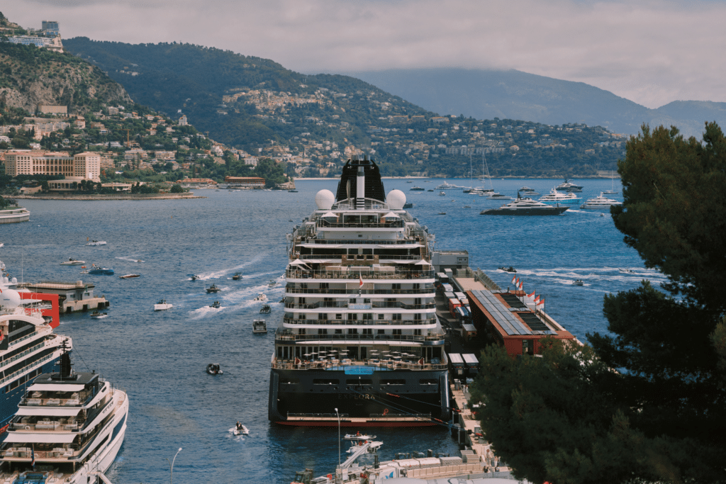 Resized_Explora-Journeys-Formula-1-Monaco-Experience-Explora-I-in-Port-Hercule-1-@Luca-Broilo-1024x6.png