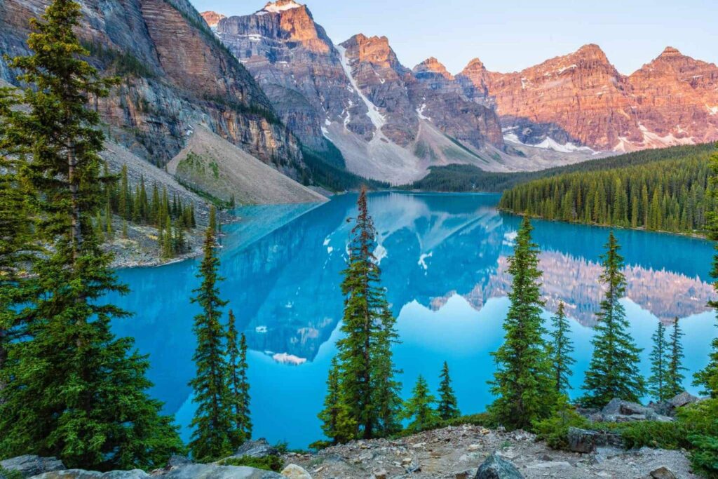 t-causa-canada-moraine-lake-1063012166-g-rf-web-16-9-1-1.jpg