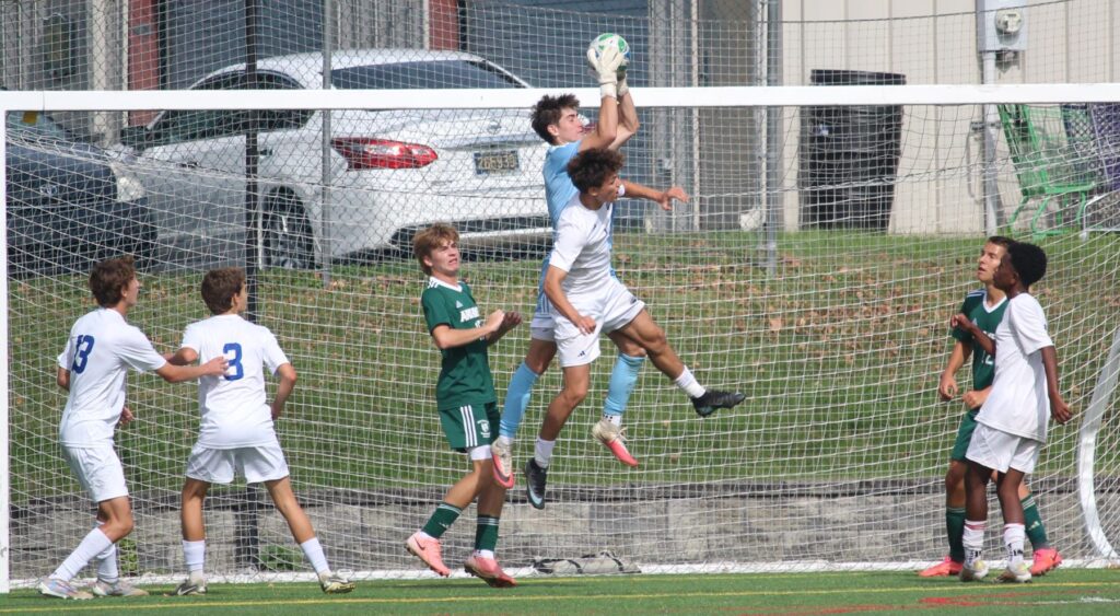 Auks-Bulldogs-MSOC26-8.jpg