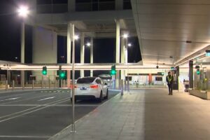 Melbourne-Airports-new-drop-off-zone-in-use-for-the-first-time.jpg